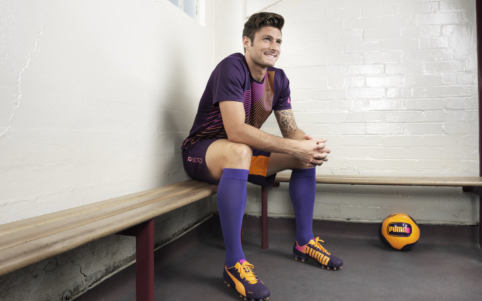 德甲火热对决：两球逆转展现足球魅力，德甲 用球